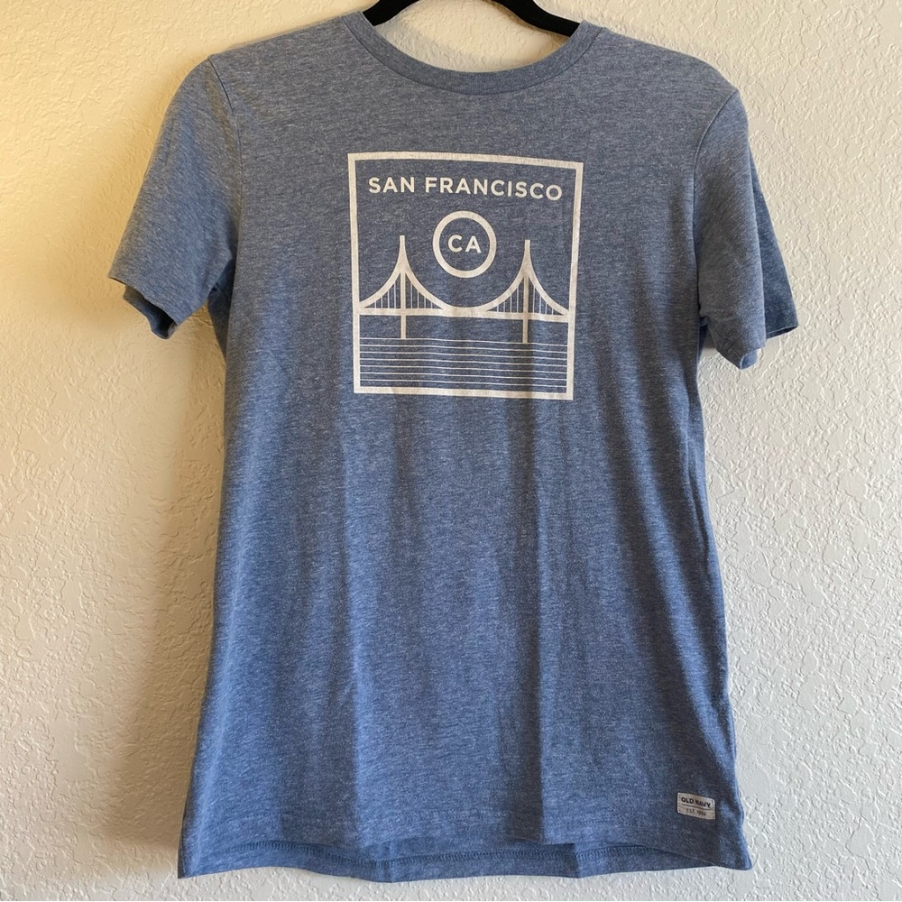 old navy graphic tshirt